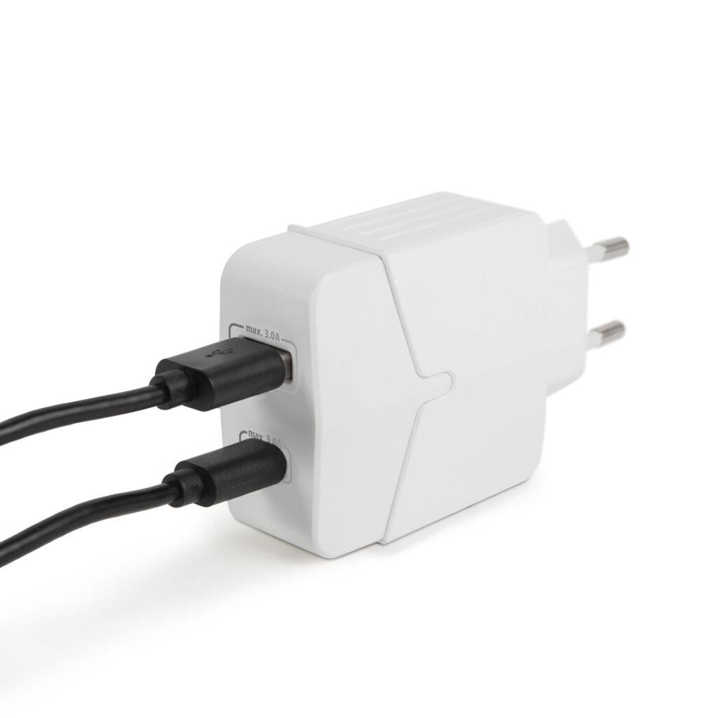 adaptor incarcator de retea usb usb type c pd18w quickcharge 30 cu incarcare rapida alb delight