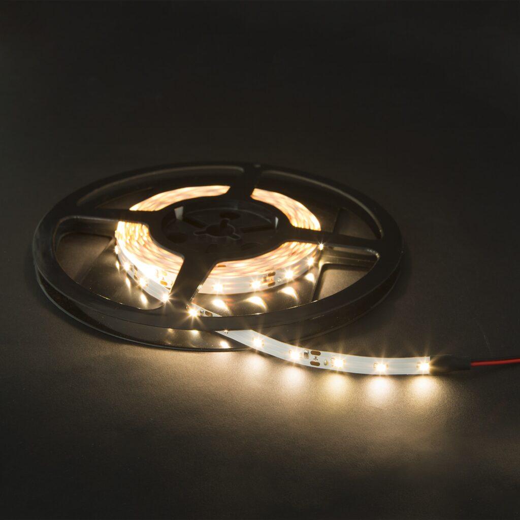 banda led 5m 60 leduri alb cald phenom