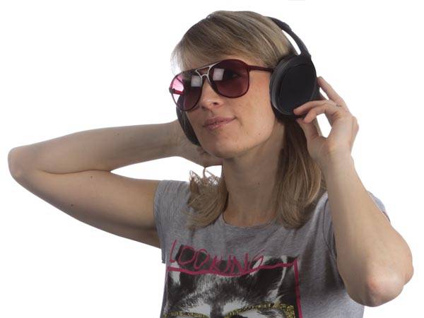 Casti audio stereo fara fir cu functie anulare zgomot HPD30 Velleman 2 casti audio stereo fara fir cu functie anulare zgomot hpd30 velleman 2