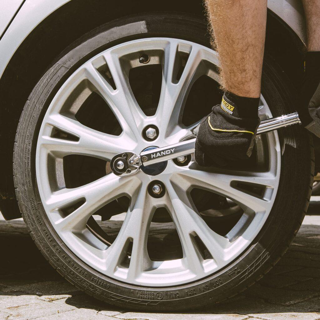 cheie dinamometrica 1 2 40 210 mm 10869 handy 1