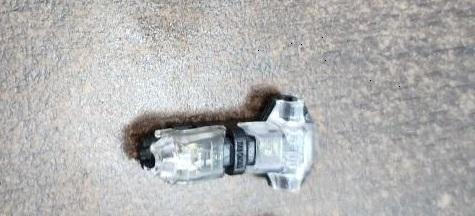 conector rapid cu blocare in t pentru un fir