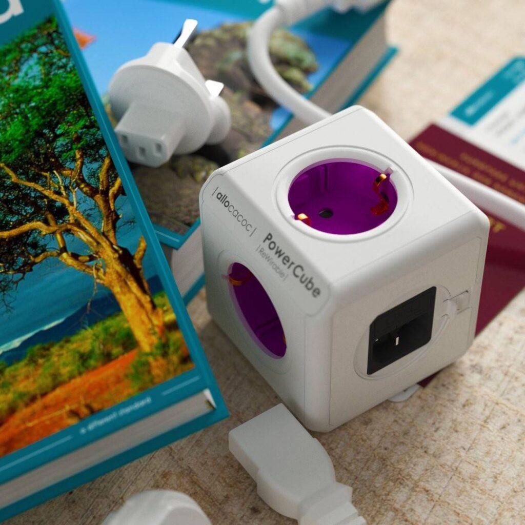 fisa sub forma de cub 4 prize 2x usb 4 mufe adaptoare rewirable allocacoc 4