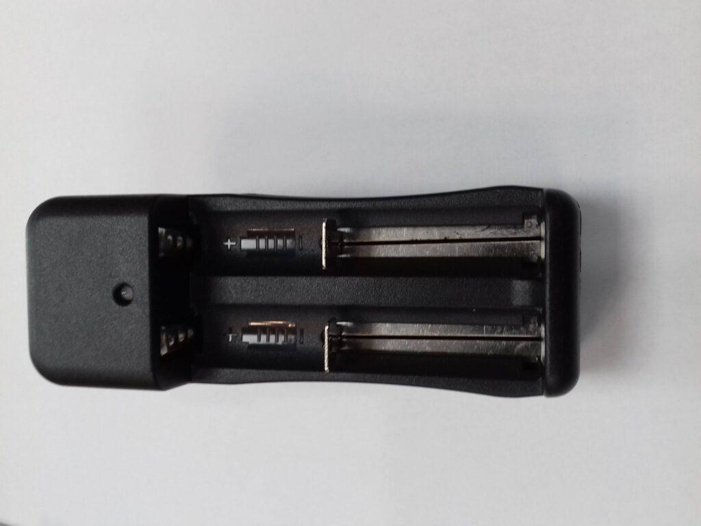 incarcator universal litiu 500ma acumulatori 2x 18650 2 scaled