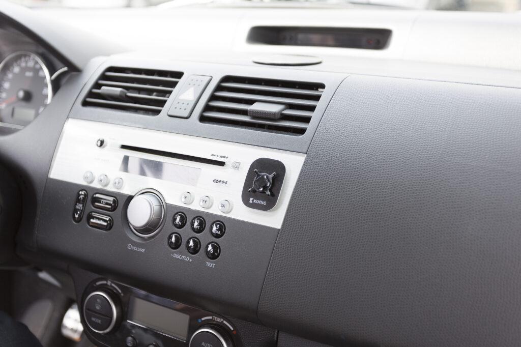 kit suport negru montare telefon universal konig 12 scaled