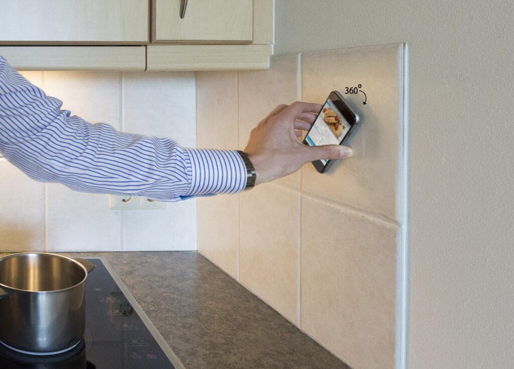 kit suport negru montare telefon universal konig 9 scaled