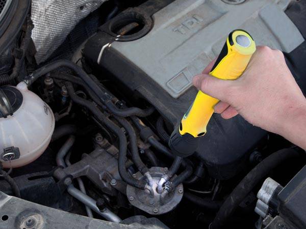 lanterna magnetica cob led 3w 120lm 4x aaa velleman 3