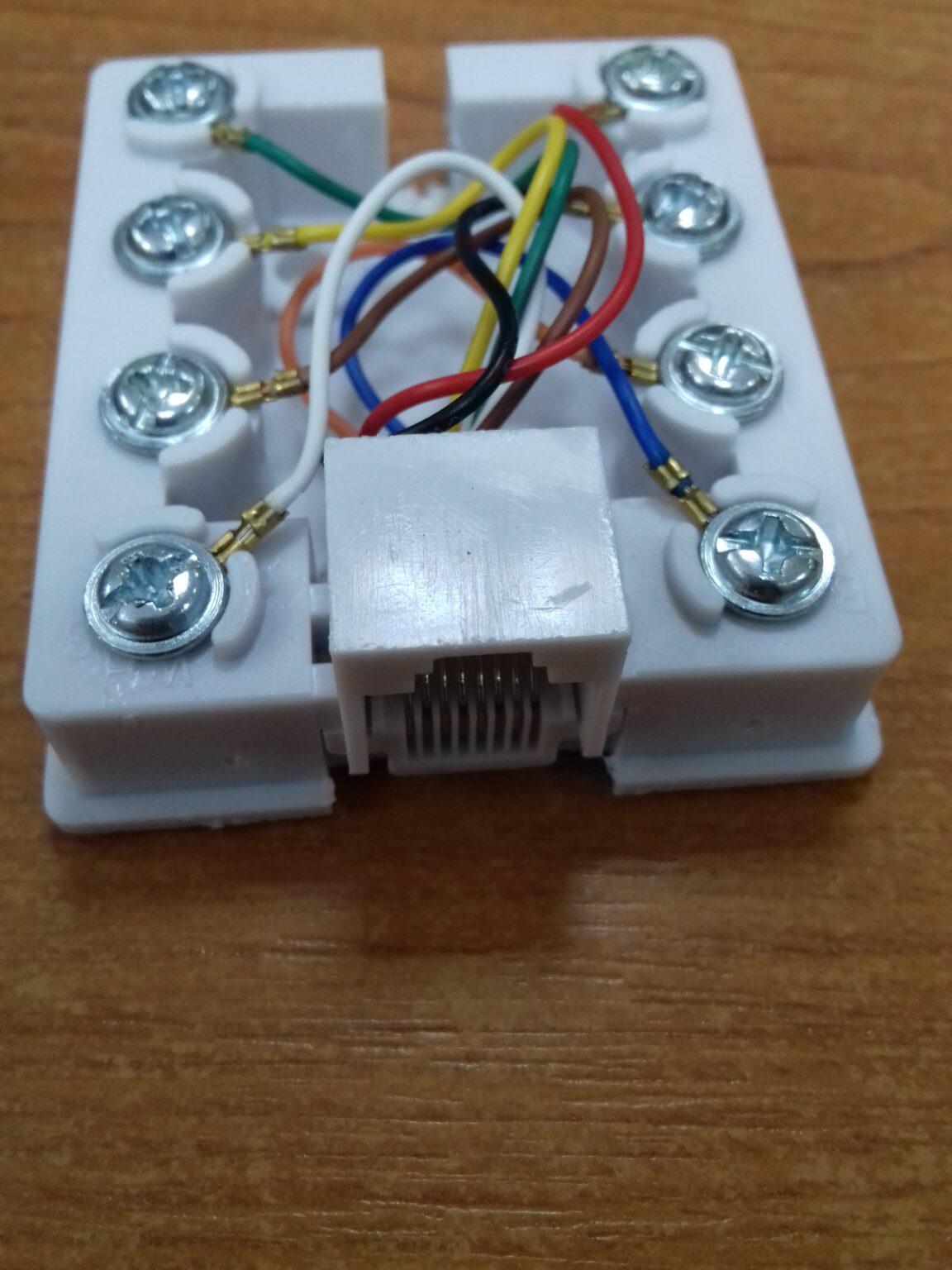 priza retea simpla rj45 8 8 aplicata prindere cu suruburi 1 scaled