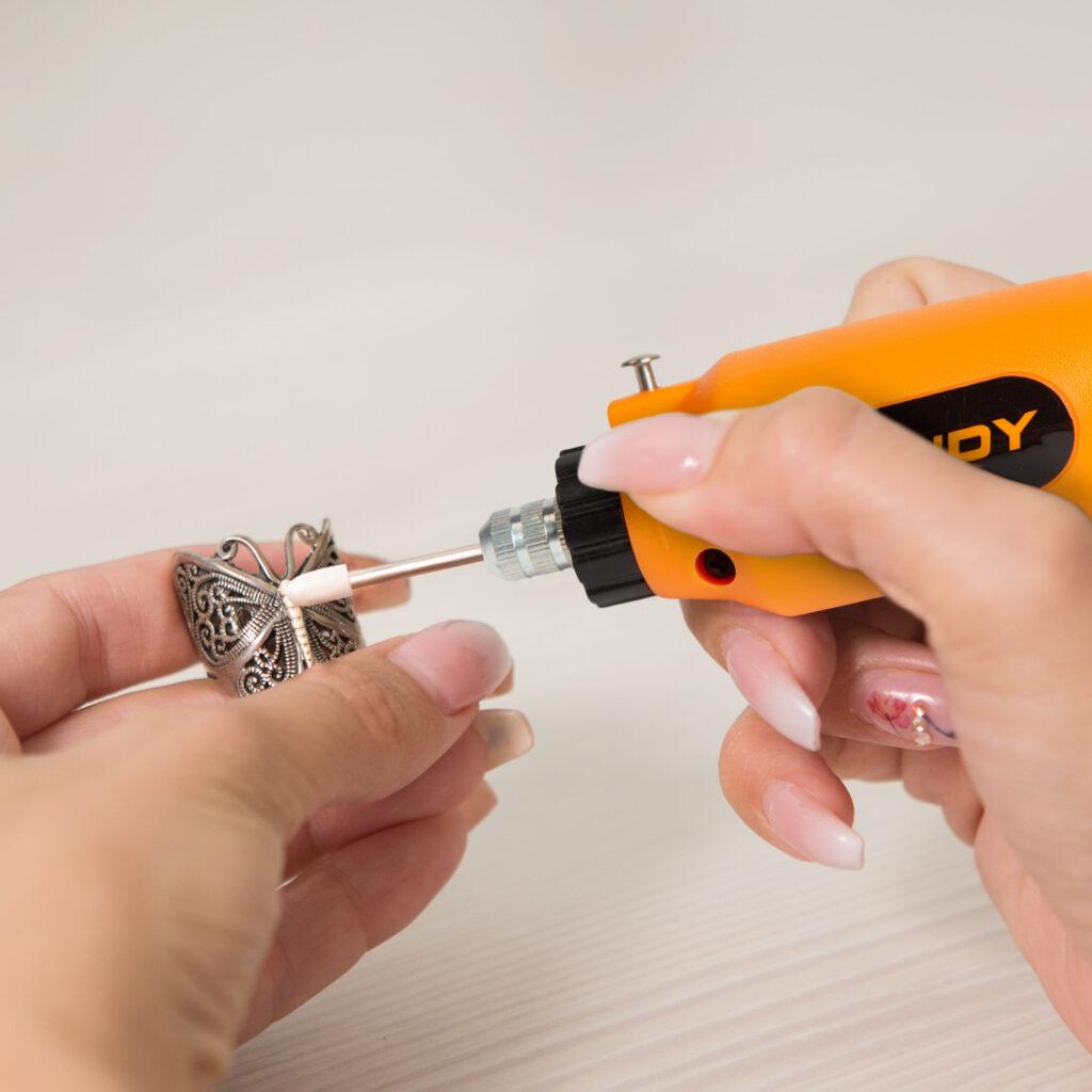 set masina pirogravat slefuit 230v 78 componente handy 2