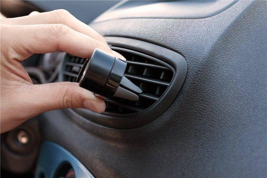 suport auto universal pentru smartphone cu prindere la ventilatie goobay 2