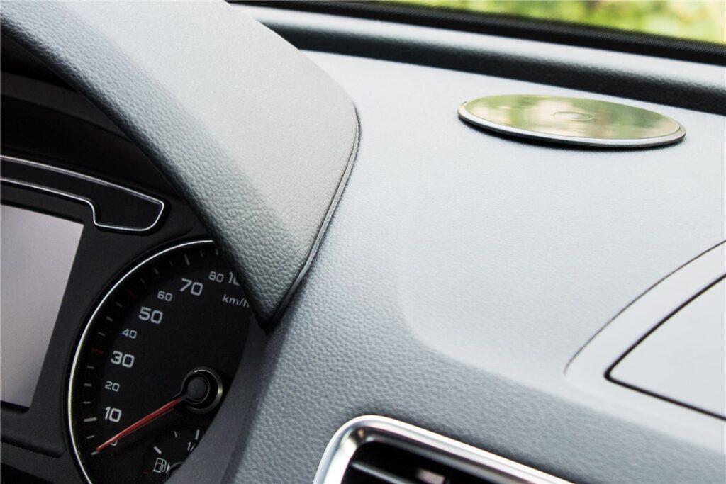 suport telefon magnetic cu ventuza pentru parbriz sau bordul auto goobay 9