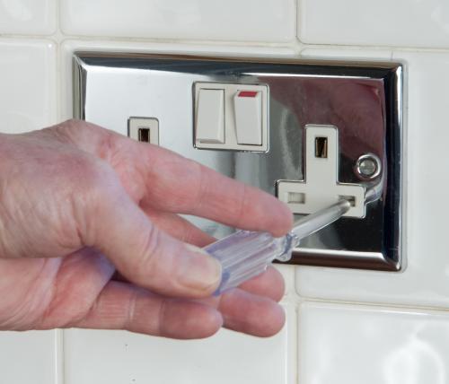 surubelnita tester de tensiune pentru circuite 220v 250v stanley stht0 62685 3