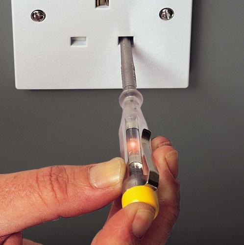 surubelnita tester de tensiune pentru circuite 220v 250v stht0 66121 stanley 1