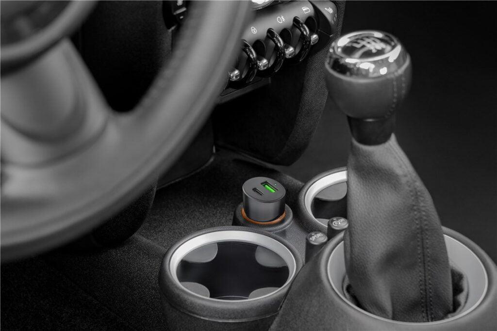 incarcator 12 24v auto rapid dublu usb si usb type c pd 3a 48w goobay 4