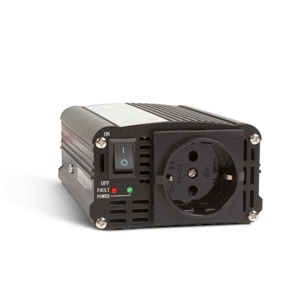 invertor de tensiune auto 12v 230v 300w mnc 1