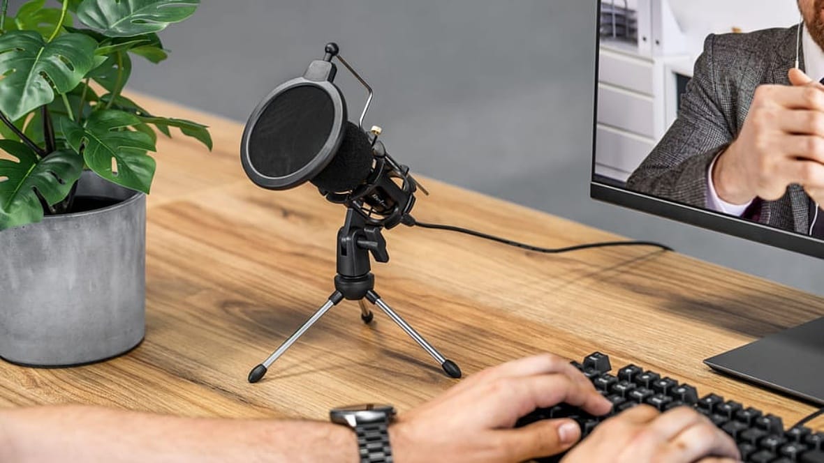 Microfon Jack 3.5 Mm Cu Trepied Si Filtru Rebel Kom10524