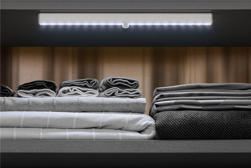 Lampa Led Alb Rece 6500k 160lm Cu Detector De Miscare Intrerupator 6x Aaa 55498 Goobay