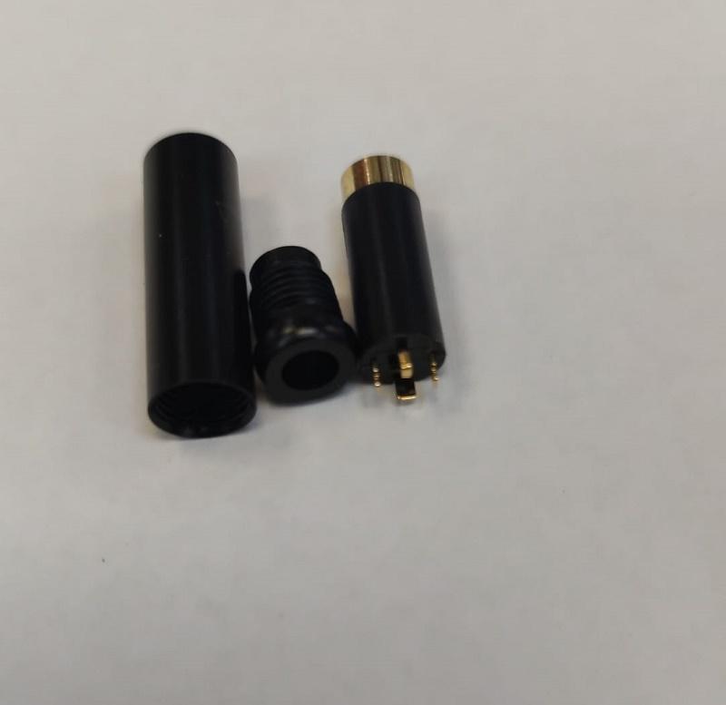 Mufa Mama Jack 35 Mm 4pini 4 Contacte Metal Negru Cu Aurit Carcasa Slim