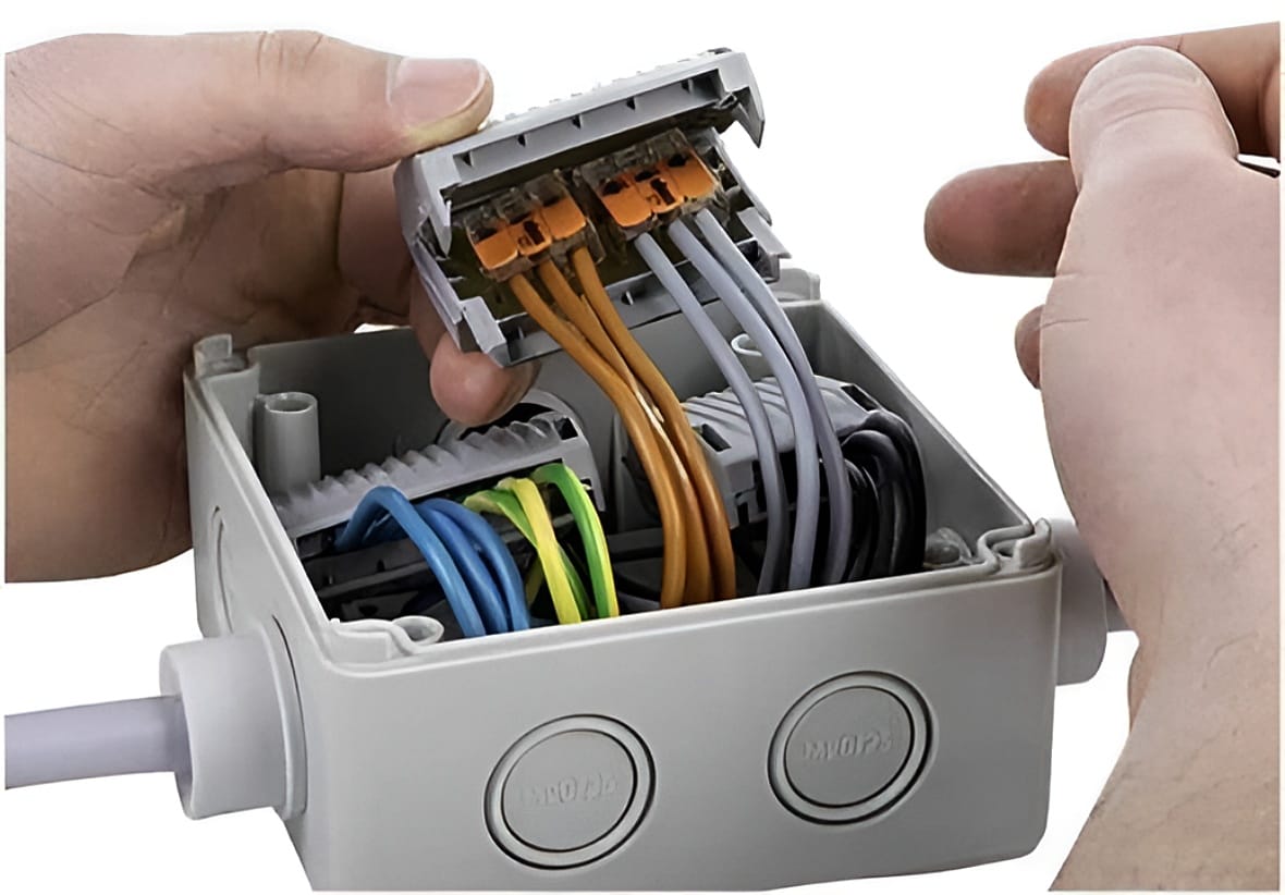 Wago Gelbox 6 Poli Derivatie Cabluri Pentru Conectori Seriile 221 2273 Max, 4mm2 Ipx8 Gri 207 1333