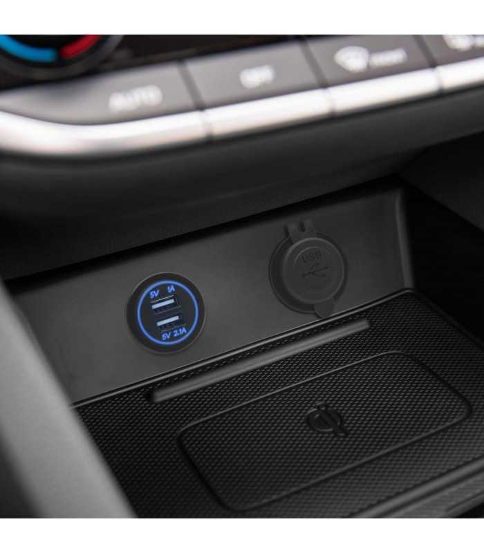 Adaptor auto cu lumina albastra USB 3.1A instalabil in locas bricheta 12–24V M'N'C