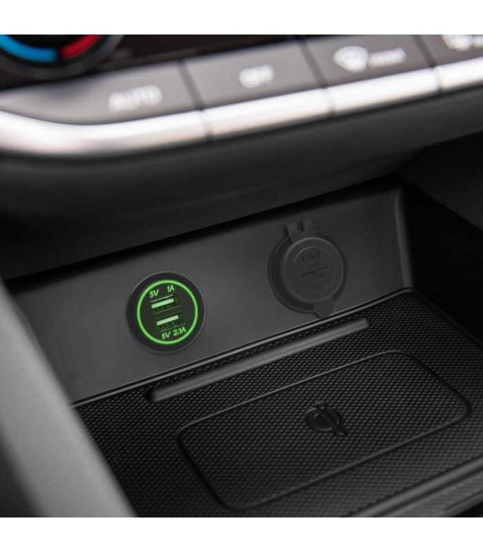 Adaptor auto cu lumina verde USB 3.1A instalabil in locas bricheta 12–24V M'N'C