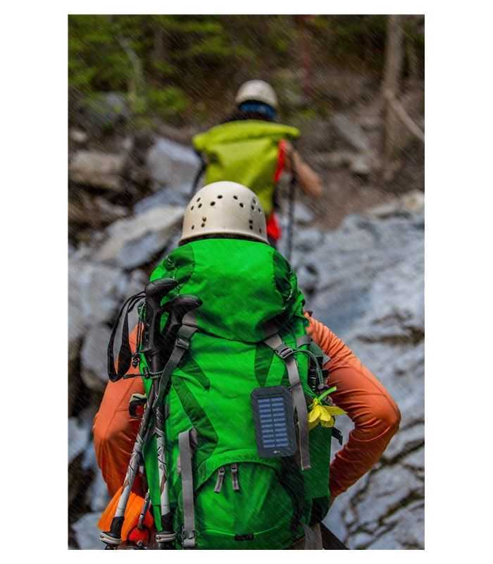 solar powerbank 8000mah cu lanterna led busola rezistent la socuri si apa goobay 1