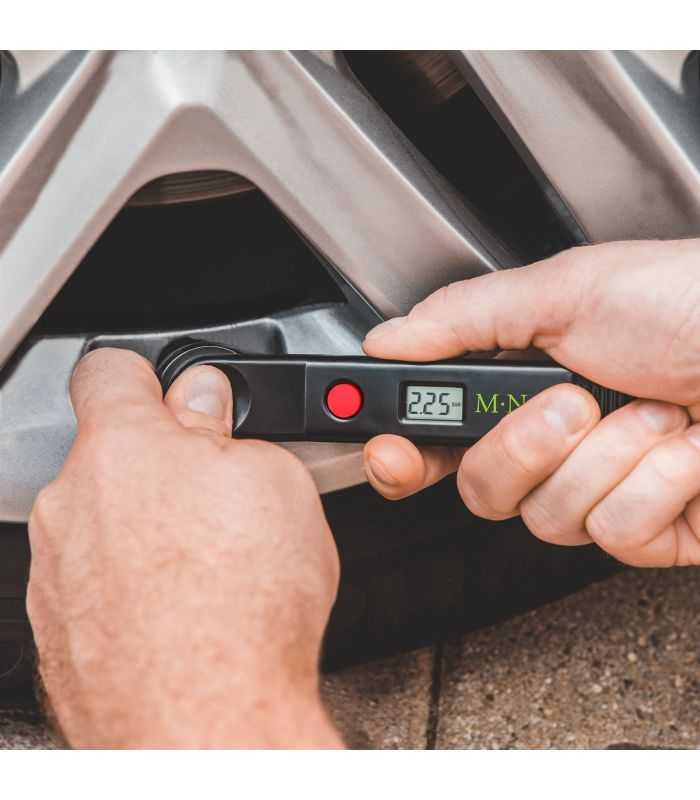 Tester de presiune digital pentru pneuri M`N`C 55780