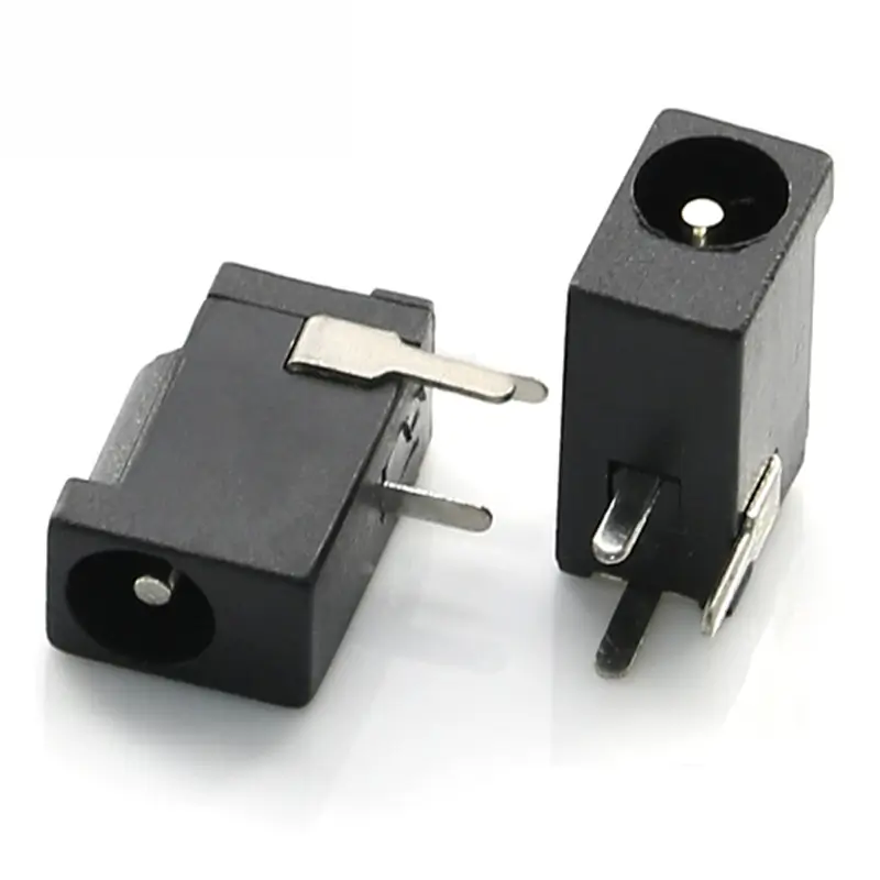 Mufa alimentare DC mama 3.5x1.35mm vericala pentru montare pe cablaj